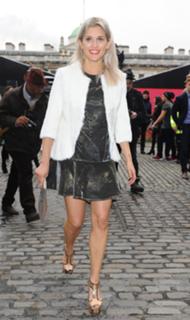 Ashley Roberts feet photo thumbnail
