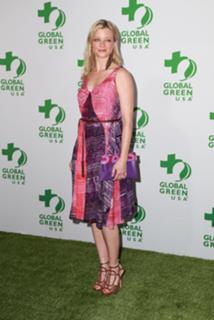 Amy Smart feet photo thumbnail