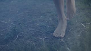 Taylor Swift feet photo thumbnail