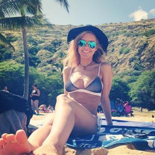 Audrina Patridge feet photo thumbnail