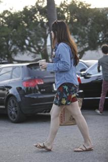 Lana Del Rey feet photo thumbnail