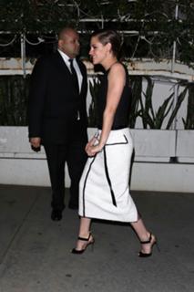 Kristen Stewart feet photo thumbnail