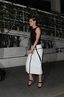 Kristen Stewart feet photo thumbnail