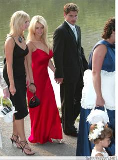Ashlee Simpson feet photo thumbnail