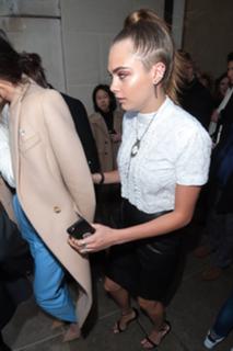 Cara Delevingne feet photo thumbnail