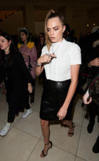 Cara Delevingne feet photo thumbnail