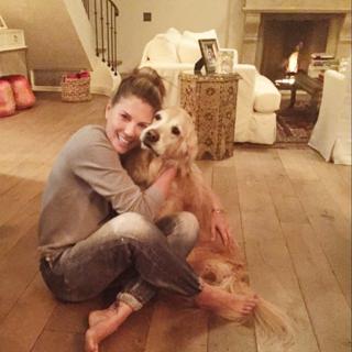 Daisy Fuentes feet photo thumbnail