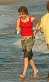 Alexa PenaVega feet photo thumbnail