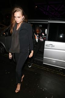 Cara Delevingne feet photo thumbnail