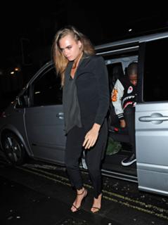 Cara Delevingne feet photo thumbnail