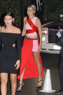 Gigi Hadid feet photo thumbnail