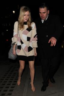 Laura Whitmore feet photo thumbnail