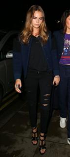Cara Delevingne feet photo thumbnail