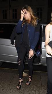 Cara Delevingne feet photo thumbnail