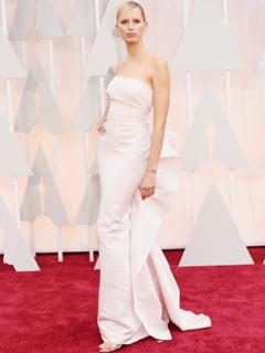 Karolina Kurkova feet photo thumbnail