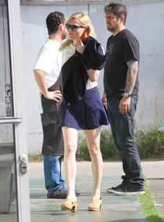 Kirsten Dunst feet photo thumbnail