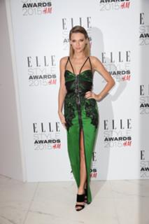Taylor Swift feet photo thumbnail