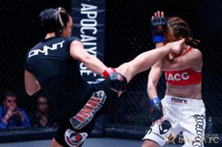 Michelle Waterson feet photo thumbnail