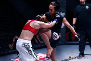 Michelle Waterson feet photo thumbnail