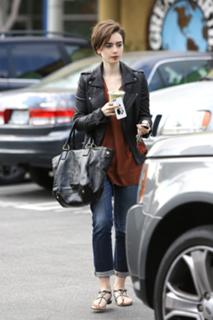 Lily Collins feet photo thumbnail