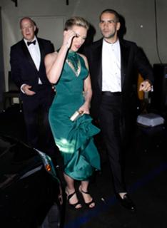 Scarlett Johansson feet photo thumbnail