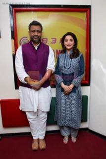 Madhuri Dixit feet photo thumbnail