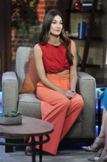 Lily Aldridge feet photo thumbnail