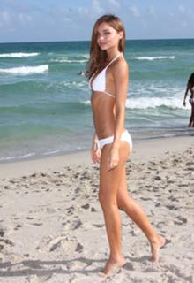 Miranda Kerr feet photo thumbnail