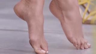 Jacqueline Fernandez feet photo thumbnail