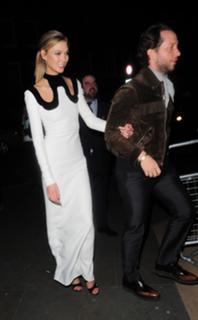 Karlie Kloss feet photo thumbnail