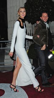 Karlie Kloss feet photo thumbnail