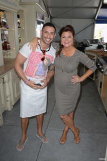 Tiffani Thiessen feet photo thumbnail