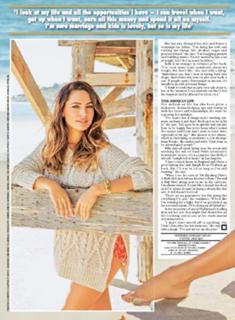 Kelly Brook feet photo thumbnail