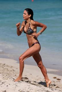 Bethenny Frankel feet photo thumbnail