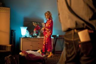 Gillian Anderson feet photo thumbnail