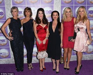 Lisa Rinna feet photo thumbnail