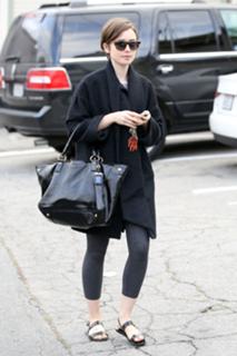 Lily Collins feet photo thumbnail