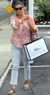 Kelly Brook feet photo thumbnail