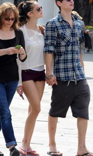 Kaya Scodelario feet photo thumbnail