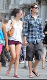 Kaya Scodelario feet photo thumbnail