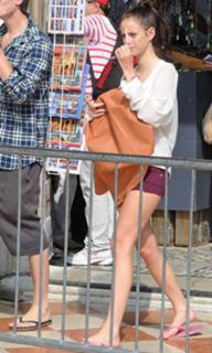 Kaya Scodelario feet photo thumbnail
