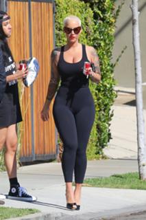 Amber Rose feet photo thumbnail