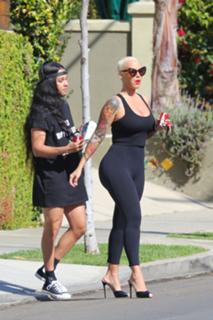 Amber Rose feet photo thumbnail