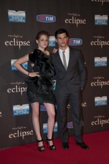Kristen Stewart feet photo thumbnail
