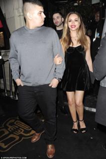 Jade Thirlwall feet photo thumbnail