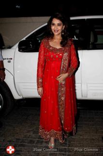Madhuri Dixit feet photo thumbnail