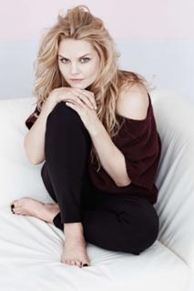 Jennifer Morrison feet photo thumbnail