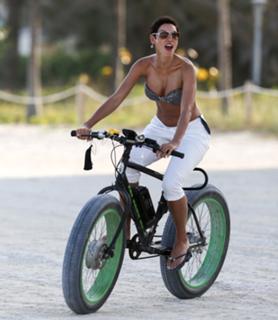 Nicole Murphy feet photo thumbnail