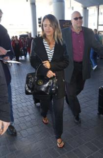 Jessica Alba feet photo thumbnail