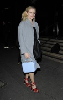 Pixie Lott feet photo thumbnail